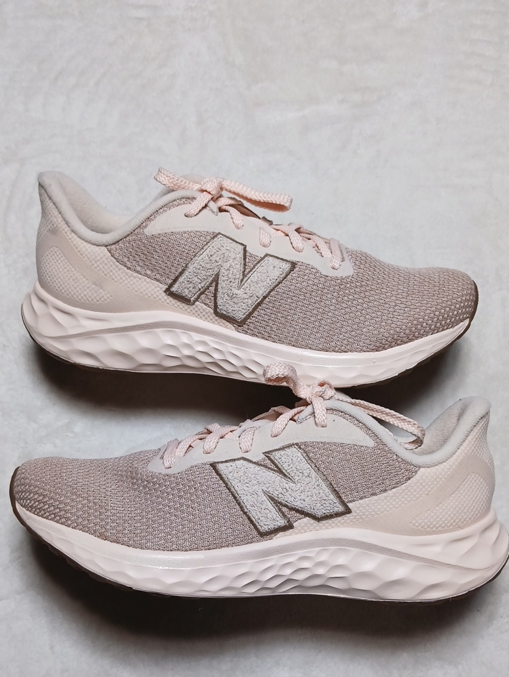 New Balance Women’s Blush Pink Knit Running Sneakers Size 11